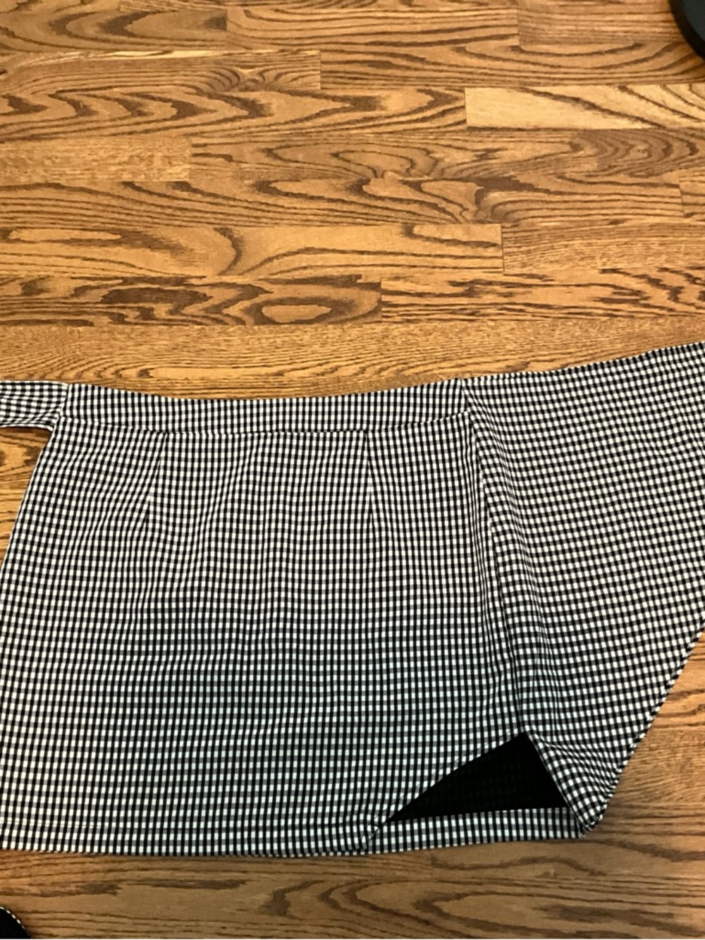 *SET*Showpo Gingham Checkered Black & White two-piece Set Skirt and crop top - Picture 11 of 11